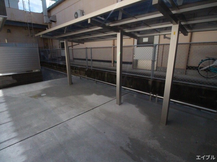 物件外観写真3　(駐輪場)