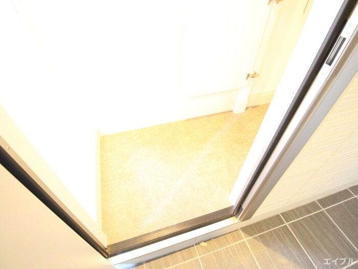 物件内観写真15　(玄関)