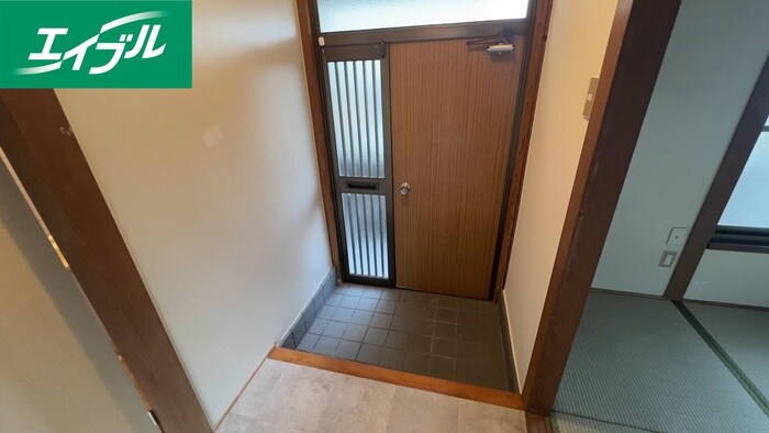 物件内観写真14　(玄関)