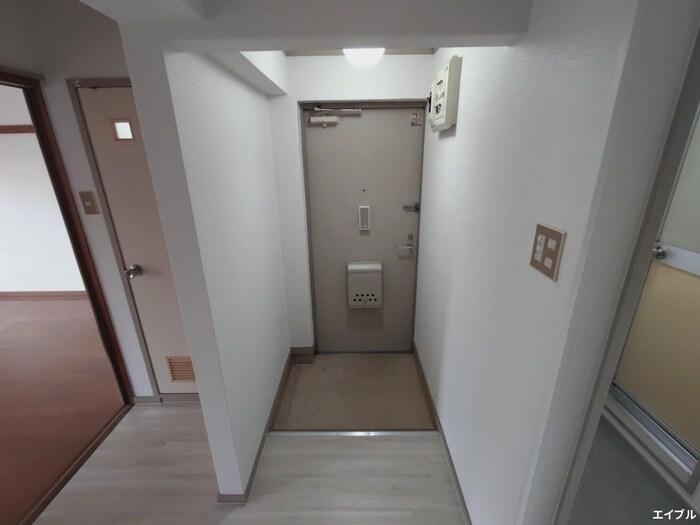 物件内観写真15　(玄関)