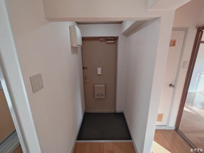 物件内観写真15　(玄関)