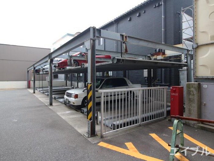 物件外観写真4　(駐車場)