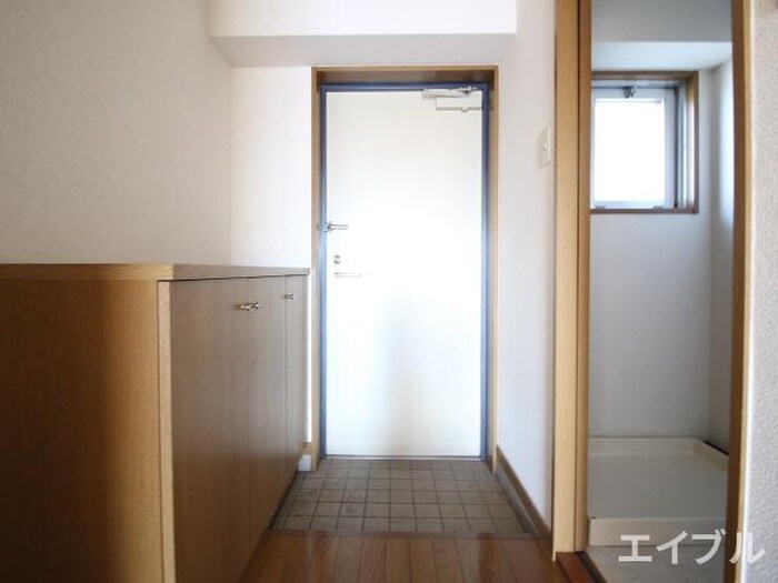 物件内観写真15　(玄関)