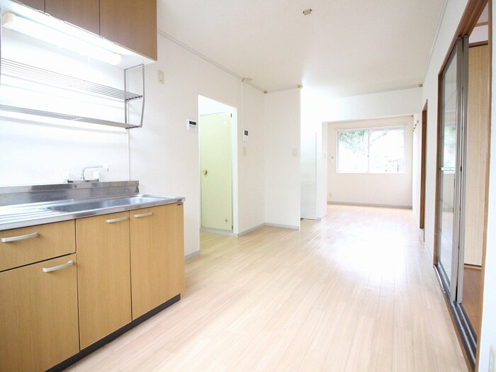 物件内観写真3　(居室)