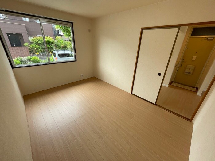 物件内観写真4　(居室)