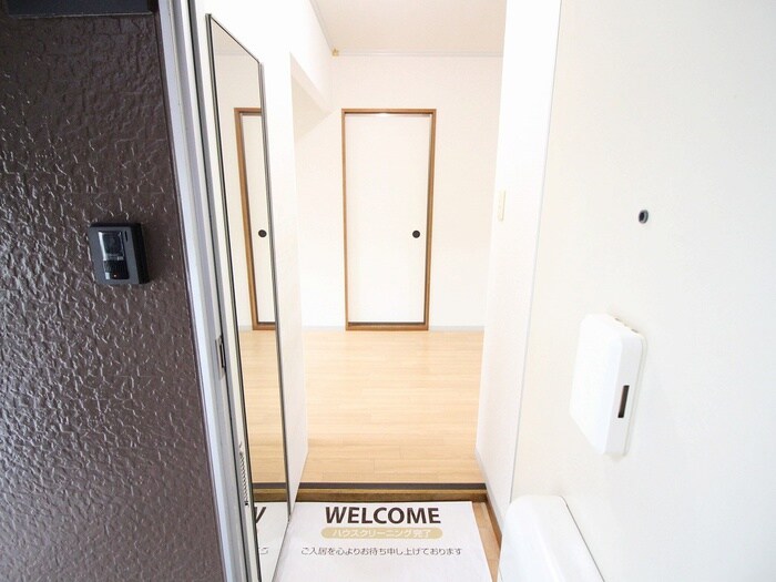 物件内観写真8　(玄関)