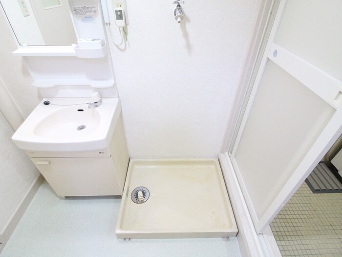 物件内観写真13　(洗濯機置場)