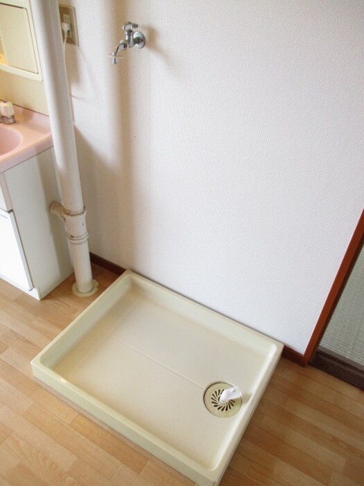 物件内観写真15　(洗濯機置場)