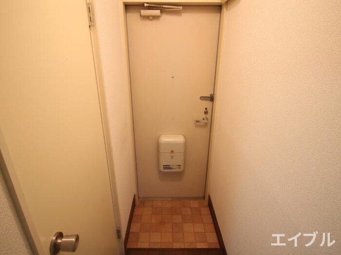 物件内観写真16　(玄関)