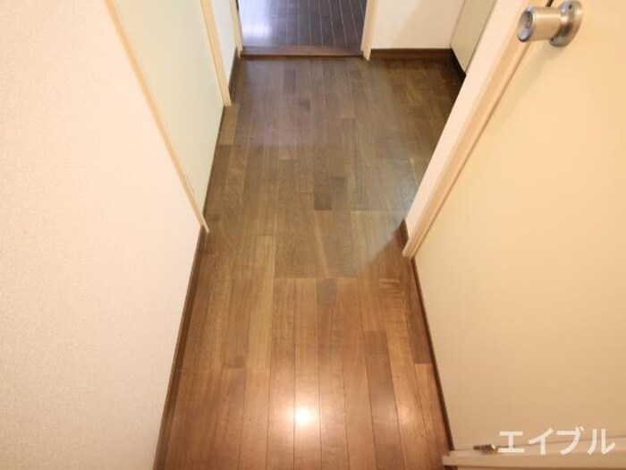 物件内観写真18　(廊下)