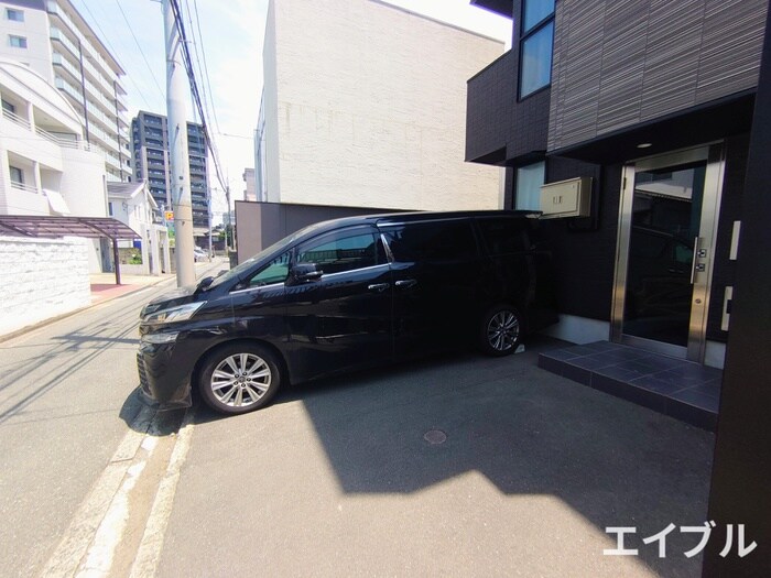 物件外観写真5　(駐車場)