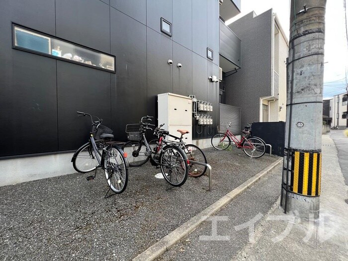 物件外観写真6　(駐輪場)