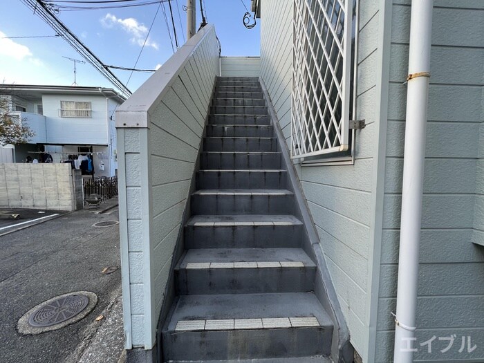 物件外観写真5　(エントランス部分)