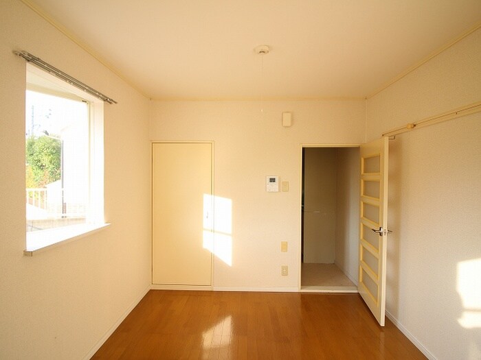物件内観写真9　(居室)