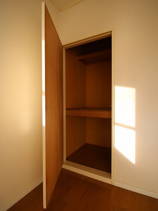 物件内観写真18　(収納)