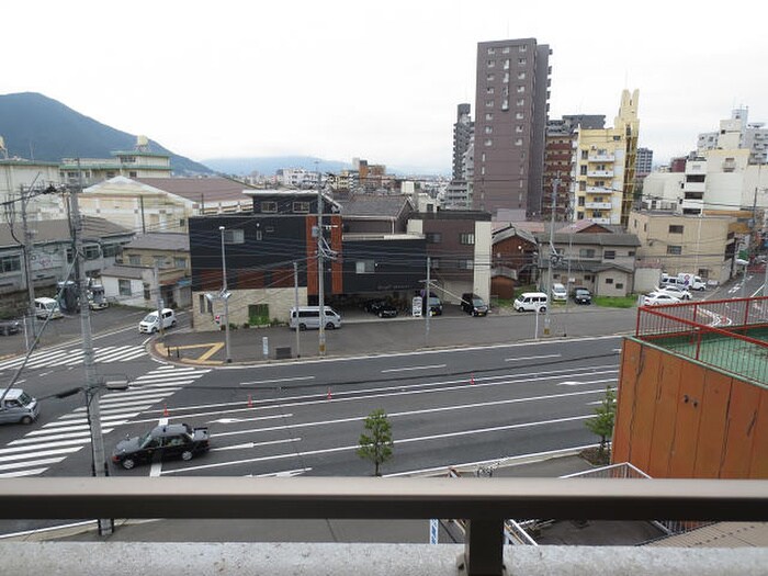 物件内観写真16　(室内からの展望)