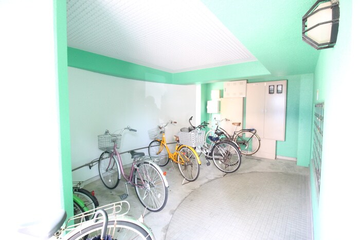 物件外観写真3　(駐輪場)