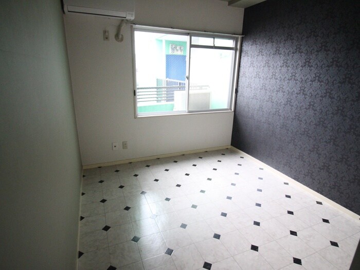 物件内観写真11　(室内からの展望)