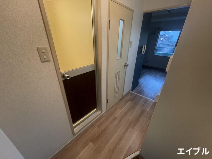 物件内観写真12　(玄関)