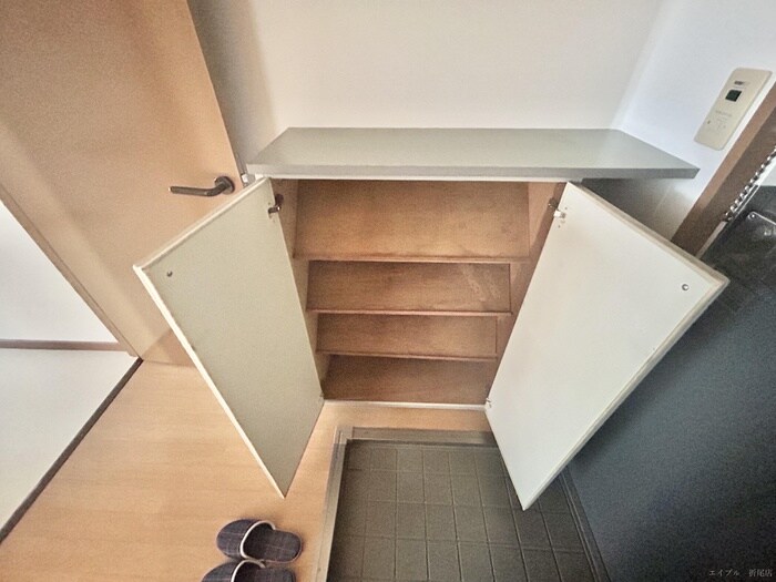 物件内観写真18　(玄関)
