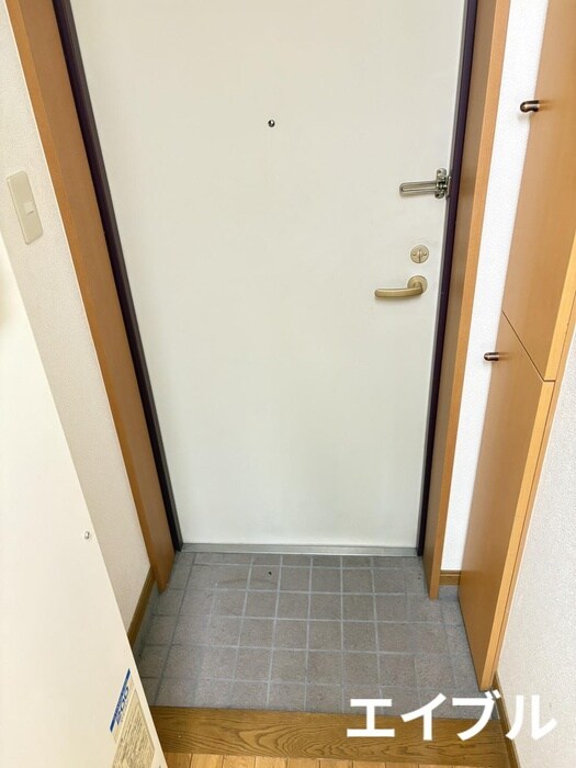 物件内観写真13　(玄関)