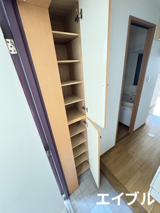 物件内観写真15　(靴箱)