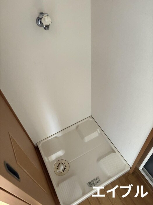 物件内観写真17　(洗濯機置場)