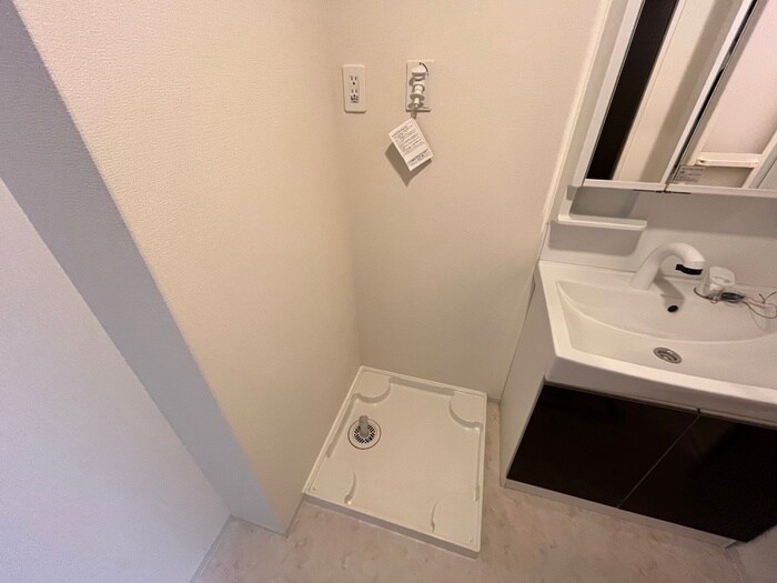 物件内観写真11　(洗濯機置場)