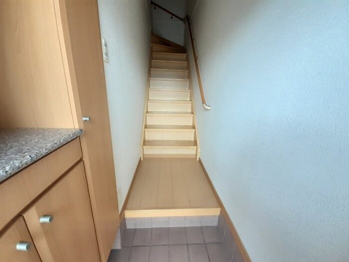 物件内観写真13　(玄関)