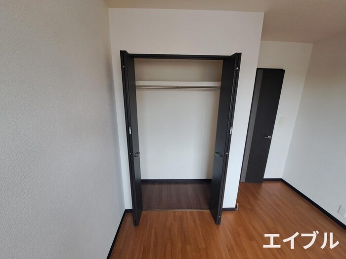 物件内観写真12　(収納)