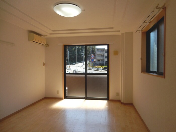 物件内観写真5　(居室)