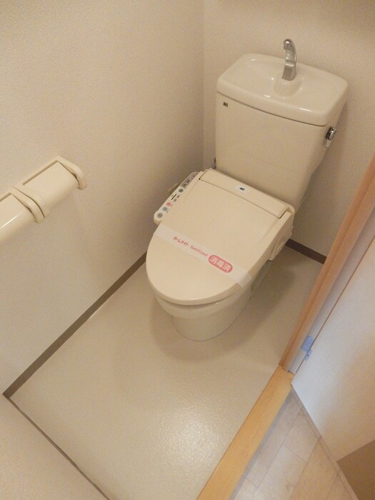 物件内観写真8　(トイレ)