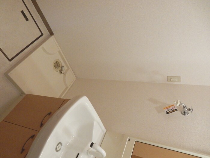 物件内観写真12　(洗濯機置場)