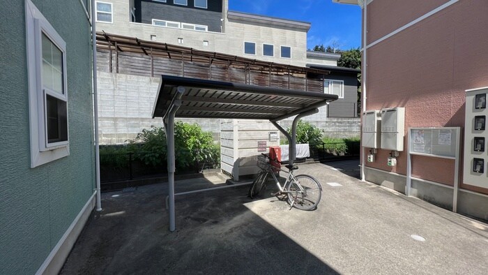 物件外観写真6　(駐輪場)