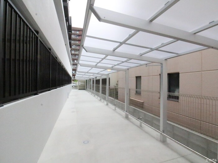 物件外観写真4　(駐輪場)