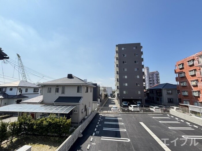 物件内観写真11　(室内からの展望)