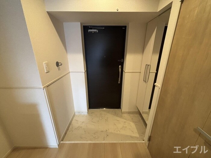 物件内観写真13　(玄関)