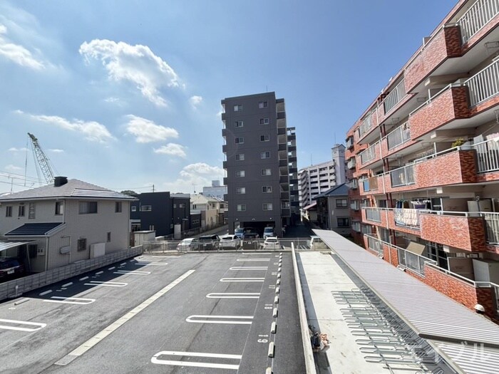 物件内観写真13　(室内からの展望)