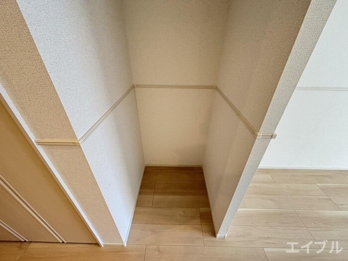 物件内観写真14　(廊下)