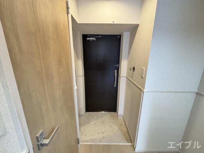 物件内観写真16　(玄関)
