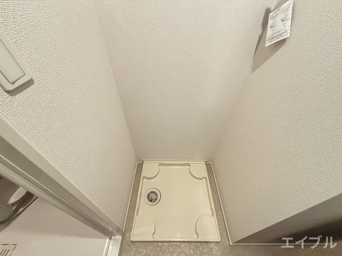 物件内観写真18　(洗濯機置場)