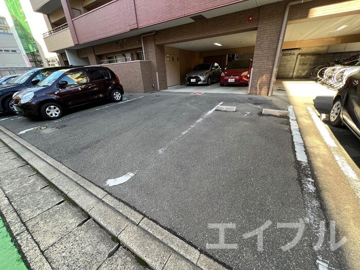 物件外観写真5　(駐車場)