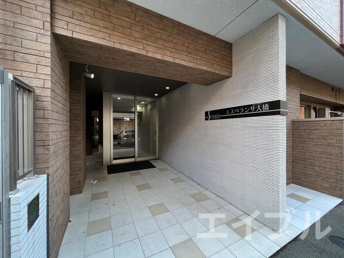 物件外観写真6　(エントランス部分)