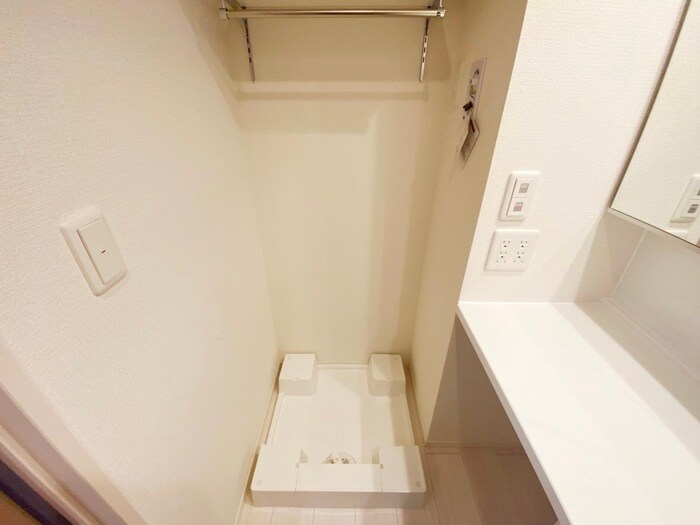 物件内観写真16　(洗濯機置場)