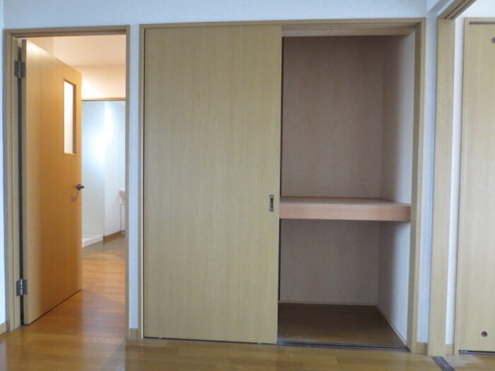 物件内観写真13　(収納)