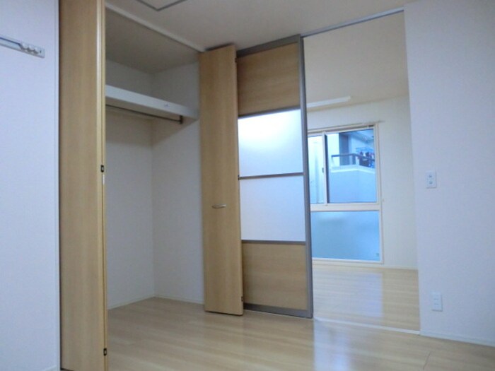 物件内観写真2　(居室)