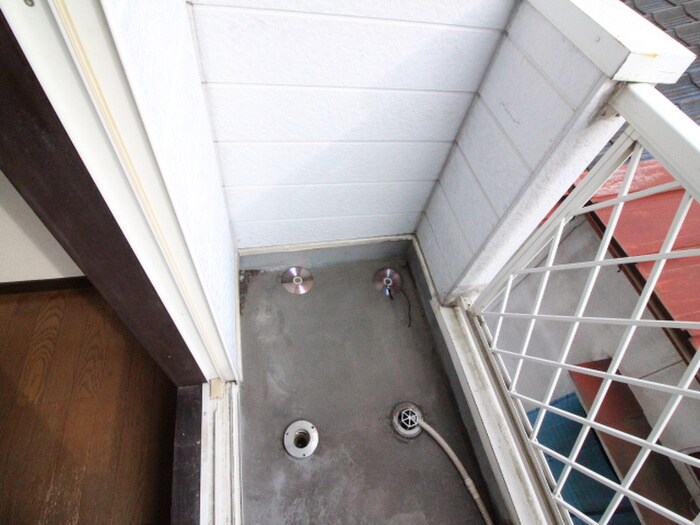 物件内観写真14　(洗濯機置場)