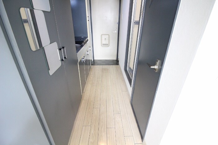 物件内観写真13　(廊下)