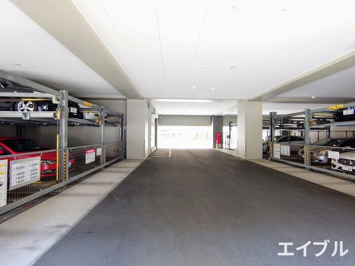 物件外観写真4　(駐車場)