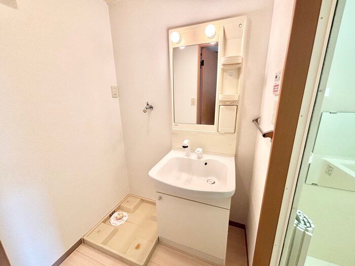 物件内観写真9　(洗面)